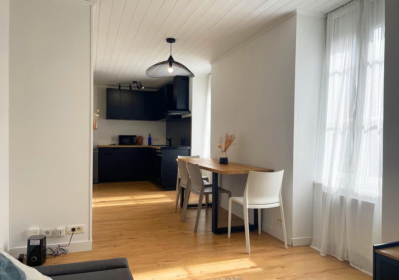 Charmant Appartement Renove Au Coeur De กงการ์โน ภายนอก รูปภาพ